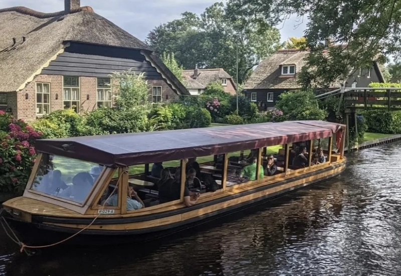 Waarom is een rondvaart Giethoorn geschikt voor alle leeftijden?